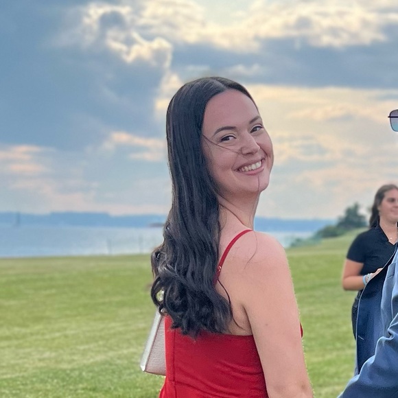 Meet your Posher, Abigail - Picture 1 of 1